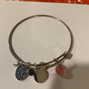 DISNEY MICKEY NEVER STOP DREAMING BANGLE BRACELET